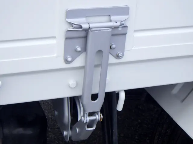 いすゞ フォワード TKG-FRR90S2(2WD)の写真40