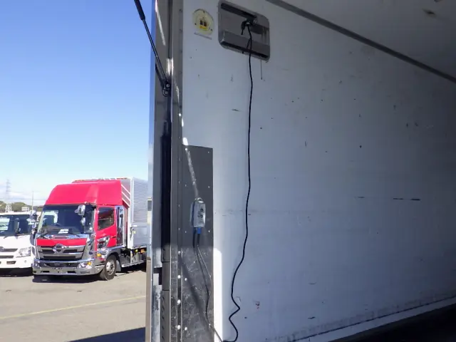 いすゞ エルフ TPG-NPR85AN(2WD)の写真8