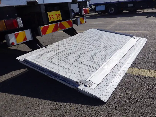 いすゞ エルフ TPG-NPR85AN(2WD)の写真42