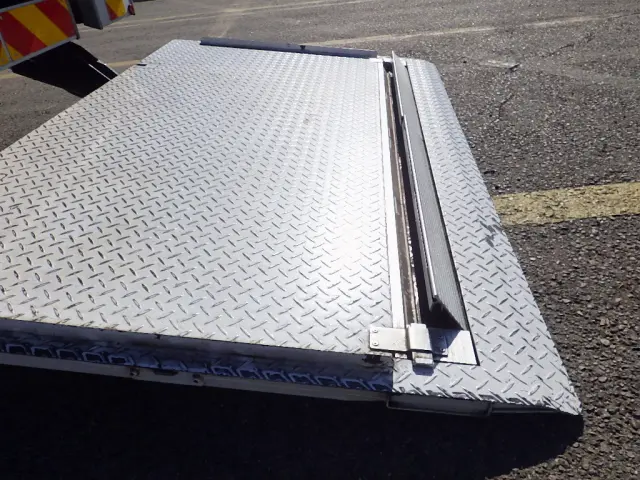 いすゞ エルフ TPG-NPR85AN(2WD)の写真43