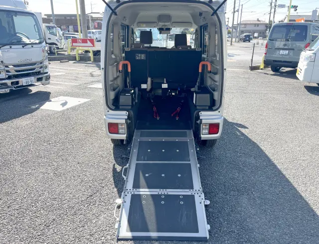 スズキ エブリイ 3BA-DA17W改(2WD)の写真9