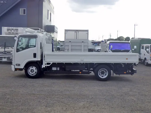 いすゞ エルフ 2RG-NPR88YN(2WD)の写真4