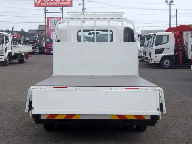 いすゞ エルフ 2RG-NPR88YN(2WD)の写真7