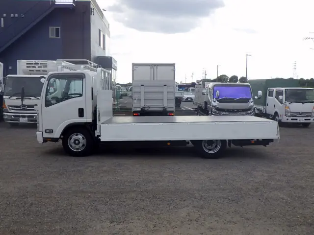 いすゞ エルフ 2RG-NPR88YN(2WD)の写真8