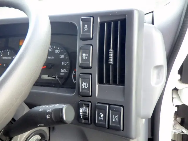 いすゞ エルフ 2RG-NPR88YN(2WD)の写真22