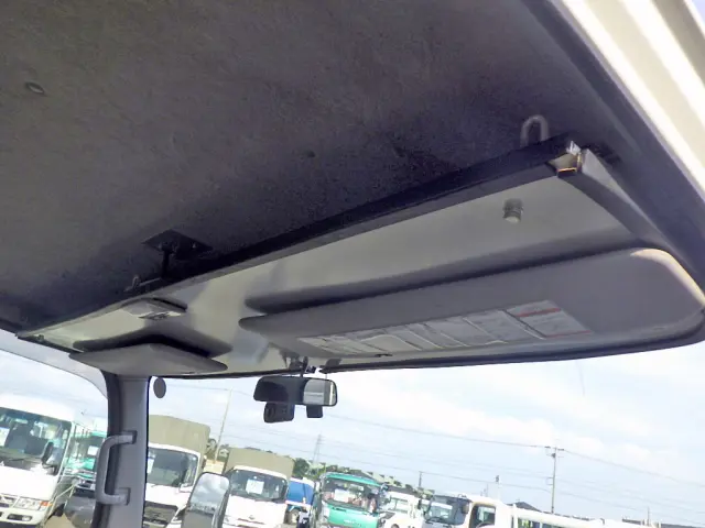 いすゞ エルフ 2RG-NPR88YN(2WD)の写真24