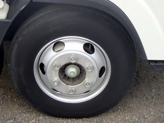 いすゞ エルフ 2RG-NPR88YN(2WD)の写真29
