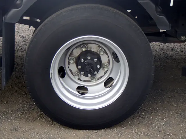 いすゞ エルフ 2RG-NPR88YN(2WD)の写真30