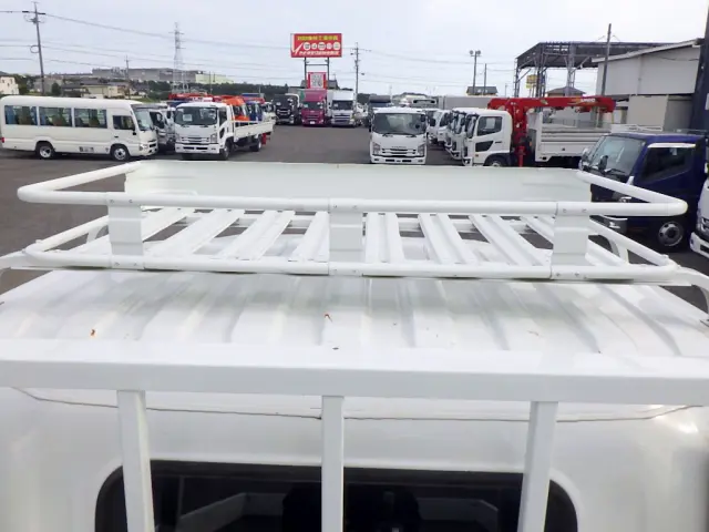 いすゞ エルフ 2RG-NPR88YN(2WD)の写真36