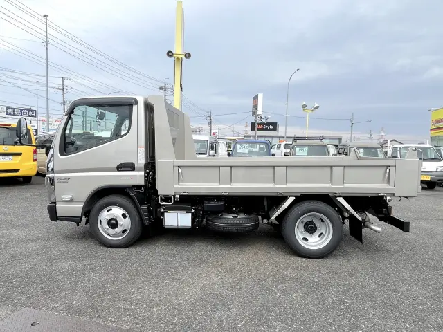 三菱 キャンター 2RG-FBA60(2WD)の写真3