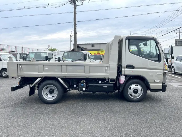 三菱 キャンター 2RG-FBA60(2WD)の写真4