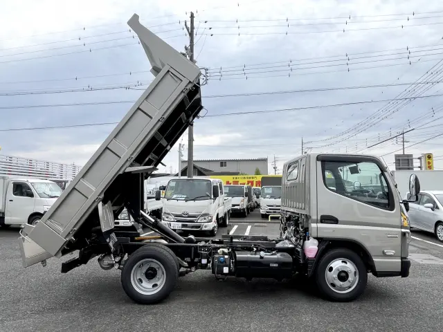 三菱 キャンター 2RG-FBA60(2WD)の写真10
