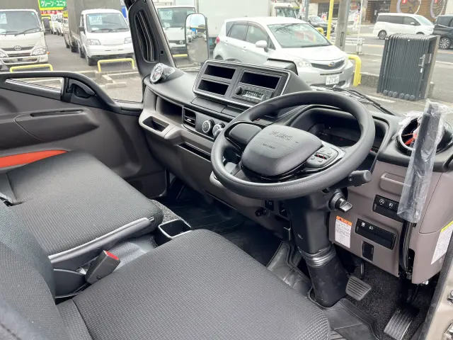 三菱 キャンター 2RG-FBA60(2WD)の写真16