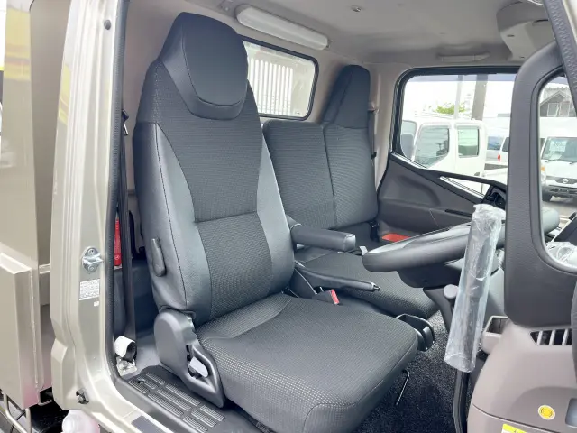 三菱 キャンター 2RG-FBA60(2WD)の写真17