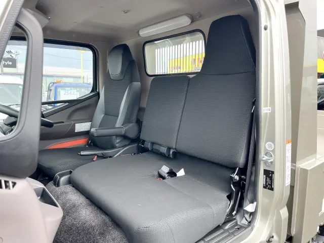 三菱 キャンター 2RG-FBA60(2WD)の写真18