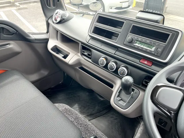 三菱 キャンター 2RG-FBA60(2WD)の写真21