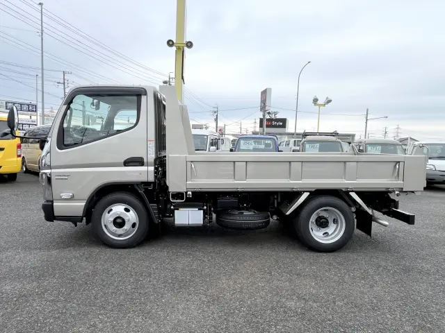 三菱 キャンター 2RG-FBA60(2WD)の写真3
