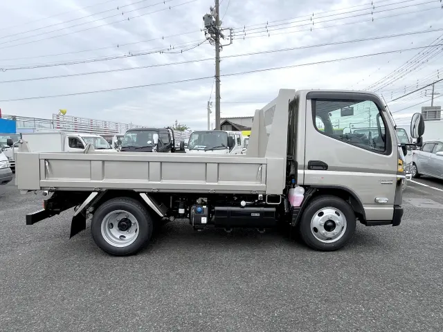 三菱 キャンター 2RG-FBA60(2WD)の写真4