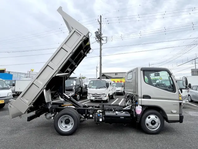 三菱 キャンター 2RG-FBA60(2WD)の写真10