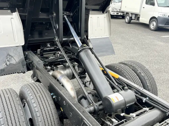 三菱 キャンター 2RG-FBA60(2WD)の写真14