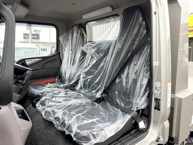 三菱 キャンター 2RG-FBA60(2WD)の写真18