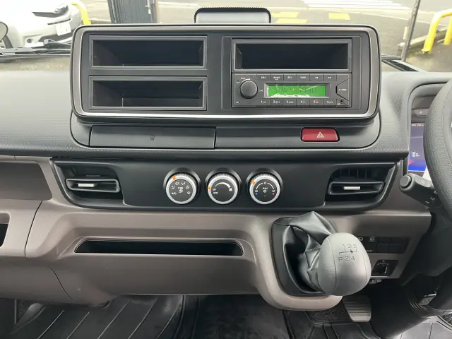三菱 キャンター 2RG-FBA60(2WD)の写真21