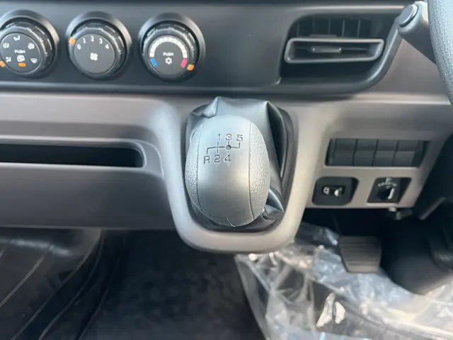 三菱 キャンター 2RG-FBA20(2WD)の写真21