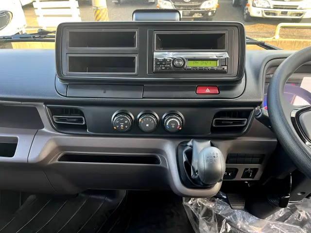 三菱 キャンター 2RG-FBA20(2WD)の写真22