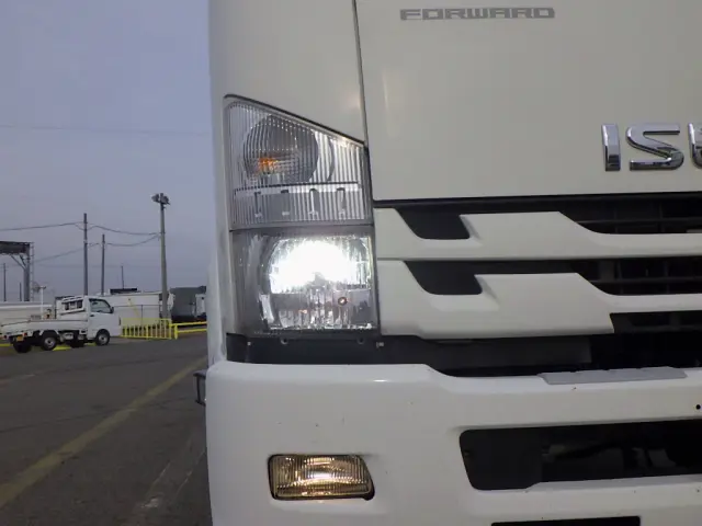 いすゞ フォワード 2RG-FRR90S2(2WD)の写真3