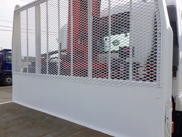 いすゞ フォワード 2RG-FRR90S2(2WD)の写真8