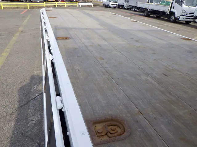 いすゞ フォワード 2RG-FRR90S2(2WD)の写真9