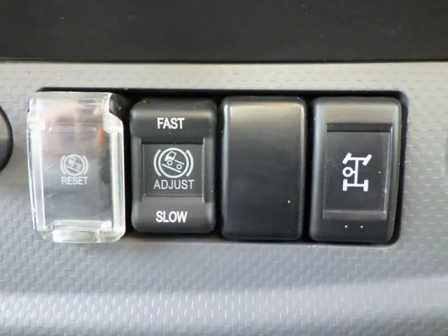 いすゞ フォワード 2RG-FRR90S2(2WD)の写真18