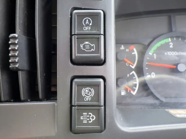 いすゞ フォワード 2RG-FRR90S2(2WD)の写真20