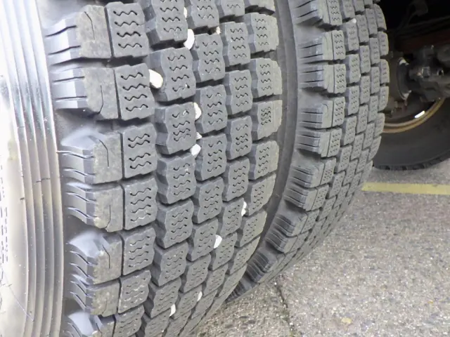 いすゞ フォワード 2RG-FRR90S2(2WD)の写真32