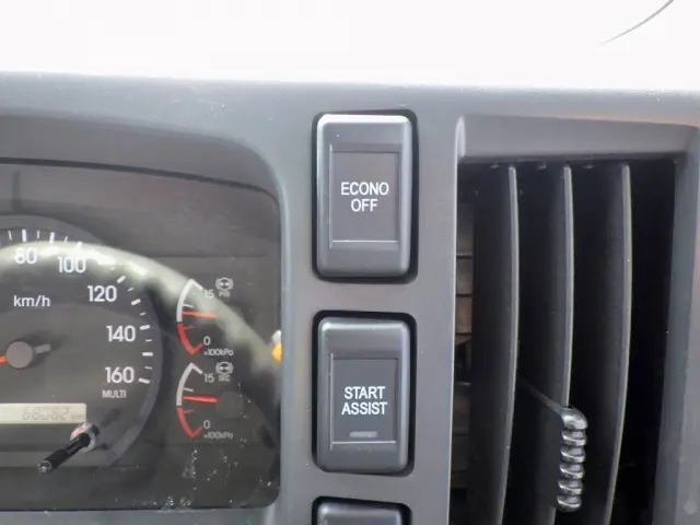 いすゞ フォワード 2RG-FRR90S2(2WD)の写真23