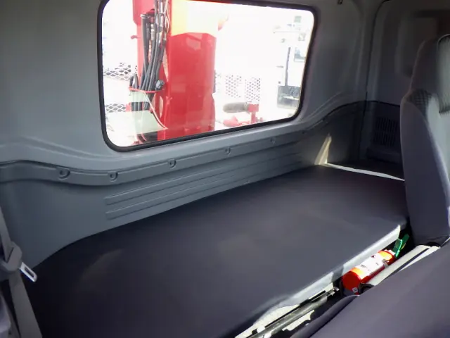 いすゞ フォワード 2RG-FRR90S2(2WD)の写真24