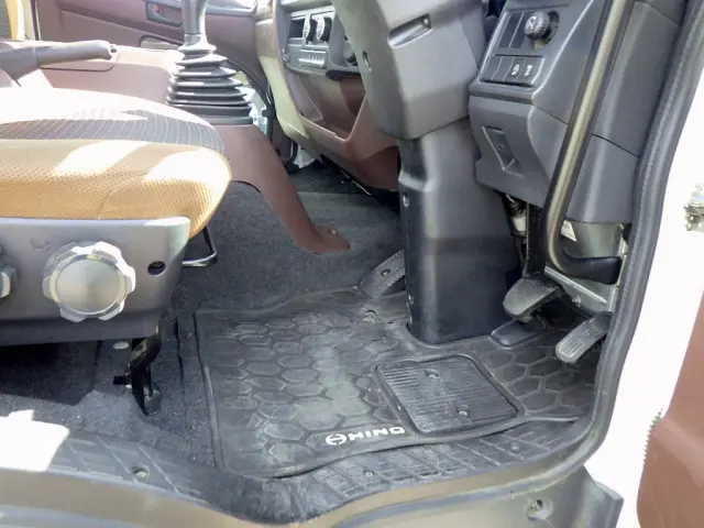 日野 レンジャー 2KG-FC2ABA(2WD)の写真26