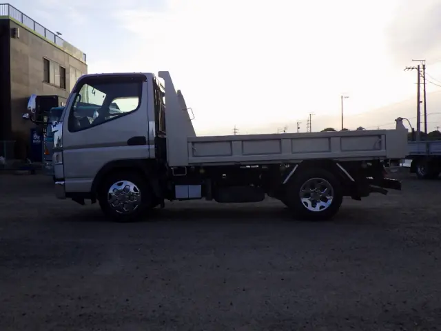 三菱 キャンター TKG-FBA30(2WD)の写真4