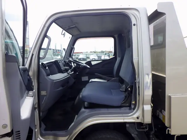 三菱 キャンター TKG-FBA30(2WD)の写真15