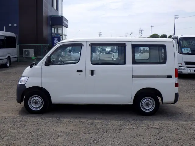 トヨタ タウンエースバン DBF-S402M(2WD)の写真4