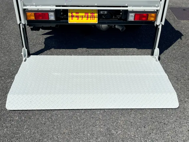 三菱 キャンター 2RG-FBA20(2WD)の写真8