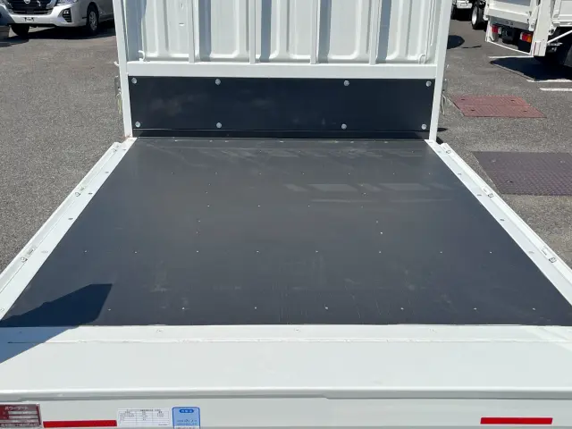 三菱 キャンター 2RG-FBA20(2WD)の写真9