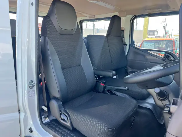 三菱 キャンター 2RG-FBA20(2WD)の写真19