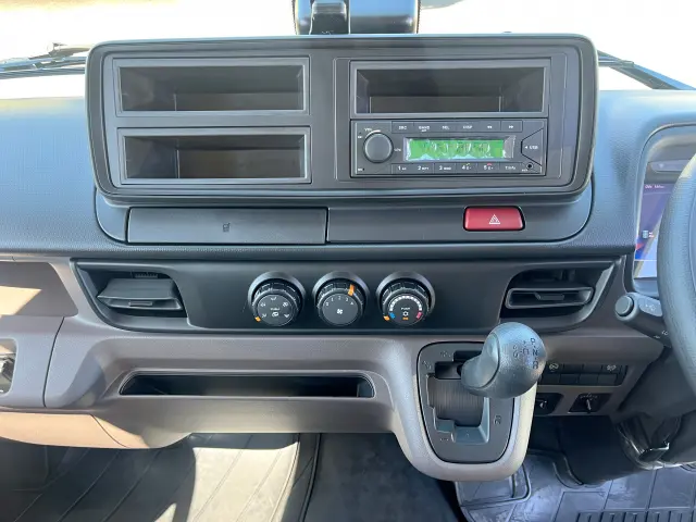 三菱 キャンター 2RG-FBA20(2WD)の写真23