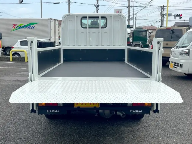 三菱 キャンター 2RG-FBA20(2WD)の写真6