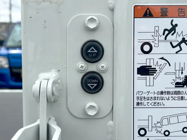 三菱 キャンター 2RG-FBA20(2WD)の写真15
