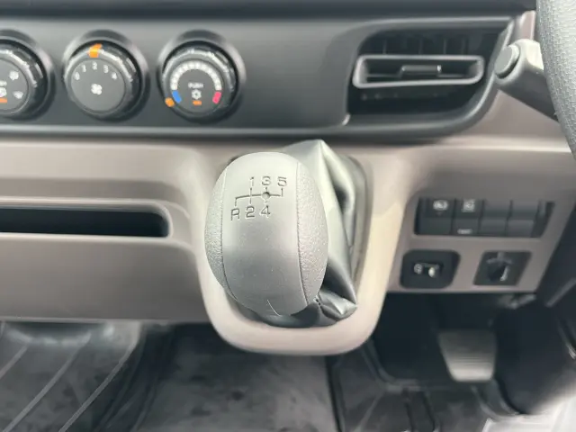 三菱 キャンター 2RG-FBA20(2WD)の写真24