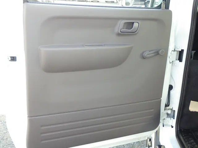 三菱 キャンター 2RG-FEB50(2WD)の写真49