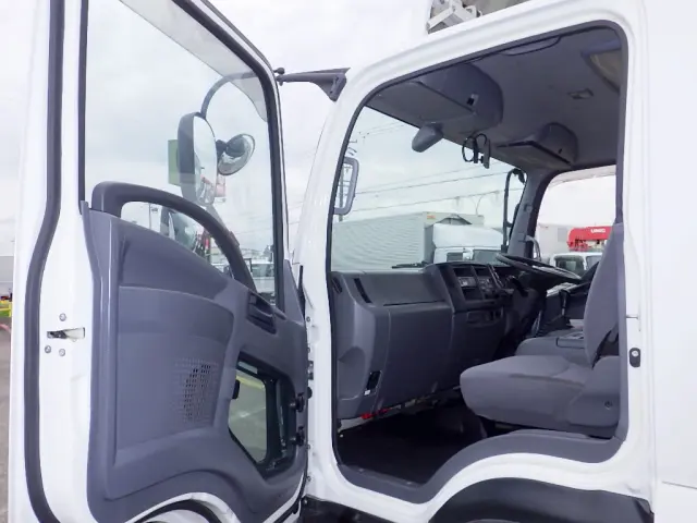 いすゞ フォワード 2RG-FRR90S2(2WD)の写真28