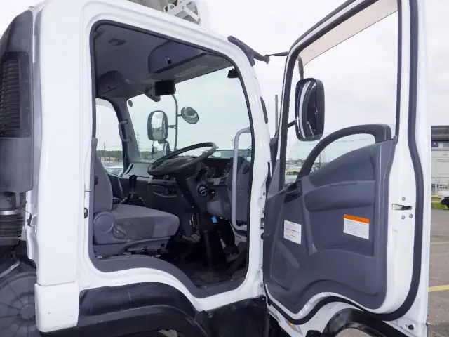 いすゞ フォワード 2RG-FRR90S2(2WD)の写真31